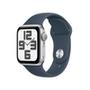 Apple Watch SE 40mm GPS:   Tela Retina OLED de LTPO: Basta levantar o pulso para ativar a tela na hora. A área de visualização permite usar diversos m