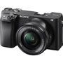 Estável, rápida, versátil e compacta, a Câmera Sony Alpha a6400 Mirrorless E-mount 24MP com Lente 16-50mm é uma câmera Mirrorless no formato Aps-C que