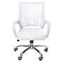 A cadeira de escritório conta com base cromada moderna e muito confortável! Modelo com regulador de altura, revertido com tecido mesh e rodízios em ny