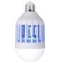 Lâmpada de led 2 em 1: Ilumina com led branco 12W e possui leds UV para atrair e eliminar pequenos insetos voadores (ex: pernilongos) quando entram na
