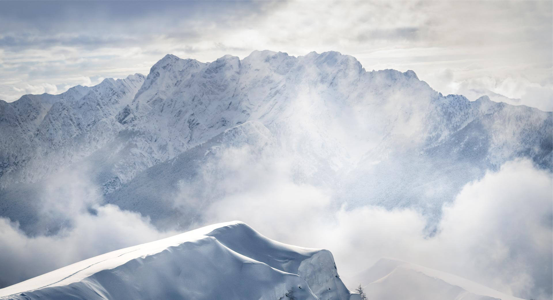 Image of mountains covered in snow