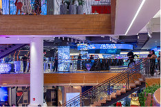 Vista lateral do Espaço KaBuM: compras e experiências exclusivas em um único lugar
