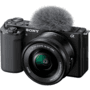 Perfeita para vloggers, o Câmera Sony ZV-E10 Mirrorless 4K com Lente 16-50mm (Preta) combina um grande sensor APS-C e versatilidade Mirrorless com um 